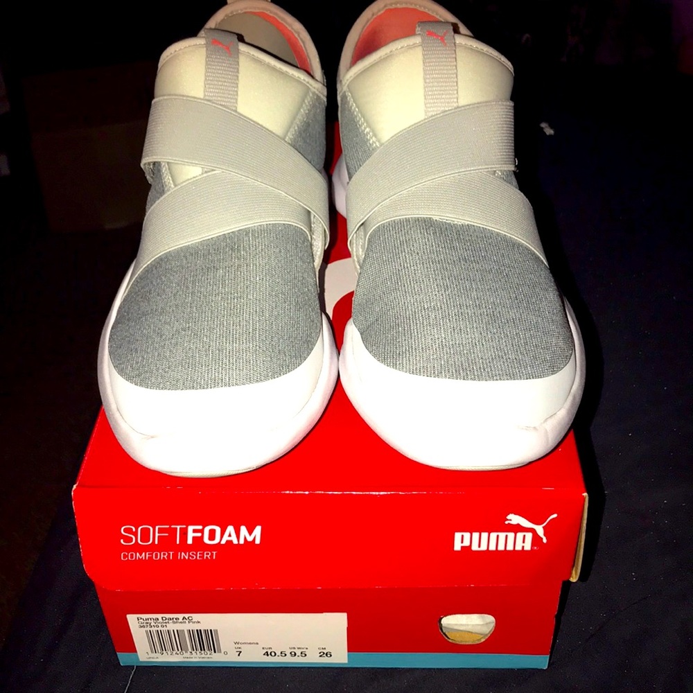 BRAND NEW- PUMAS- Women- Size 9.5-Gray & Pink Presto Style Shoes(No Laces)